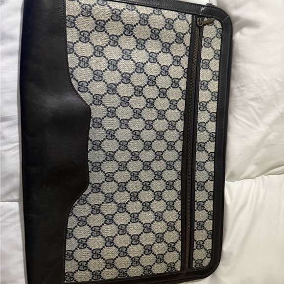 Gucci Monogram Clutch/Portfolio - Picture 1 of 11